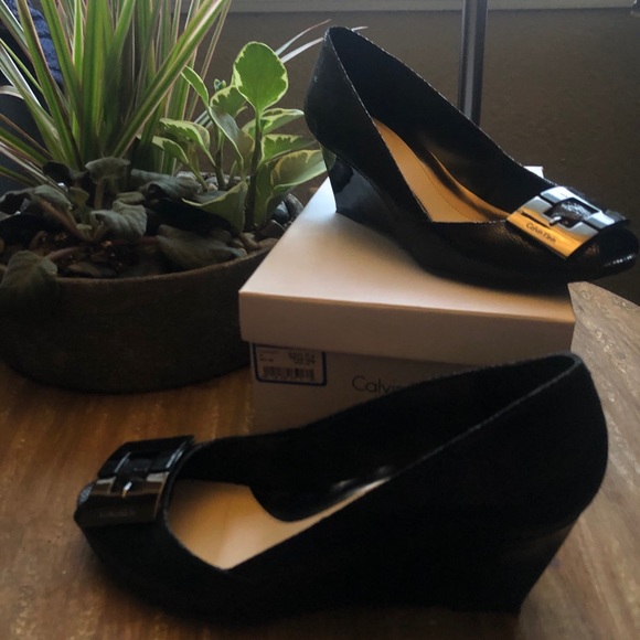 Calvin Klein wedge black shoes. - Picture 11 of 11